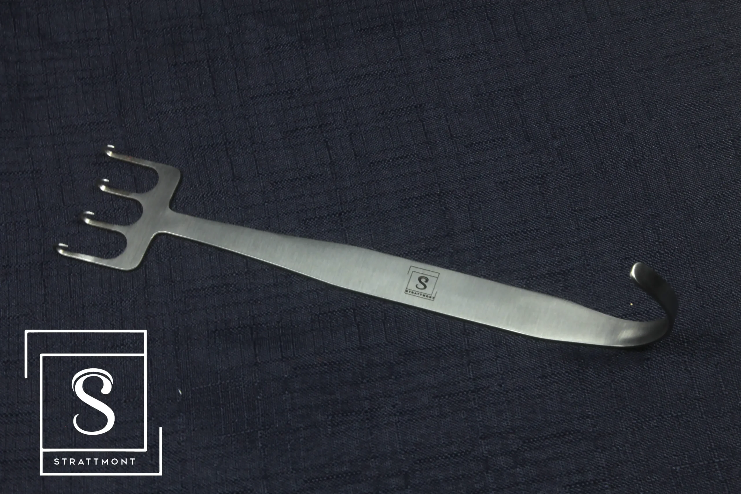 Retractor freeman
